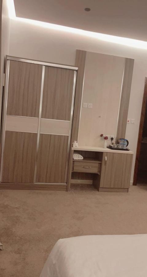 Queen Hotel 欧拉 外观 照片