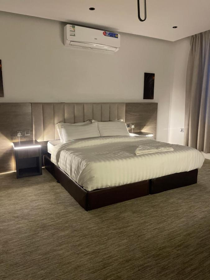 Queen Hotel 欧拉 外观 照片