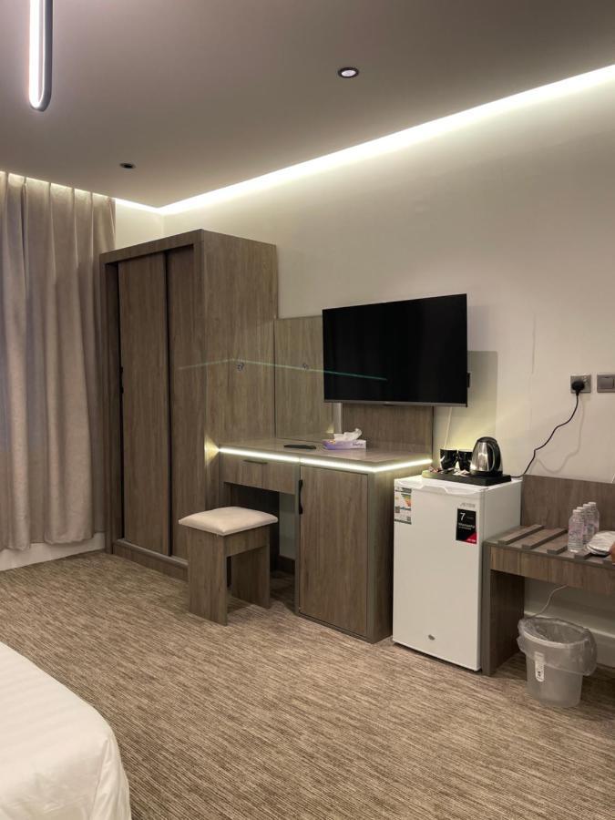 Queen Hotel 欧拉 外观 照片